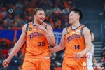这俩还没发挥呢！李弘权&洛夫顿均9中2合计仅拿到11分