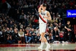 杨瀚森谈第一年打NBA感受：快 转换快&节奏快&要不停地折返跑